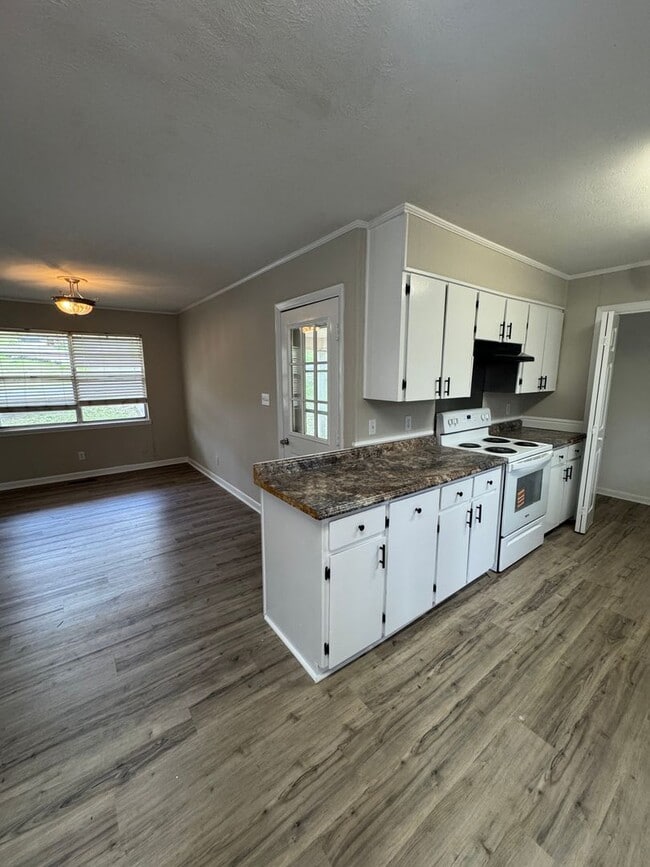 Building Photo - 6332 Winwood Dr