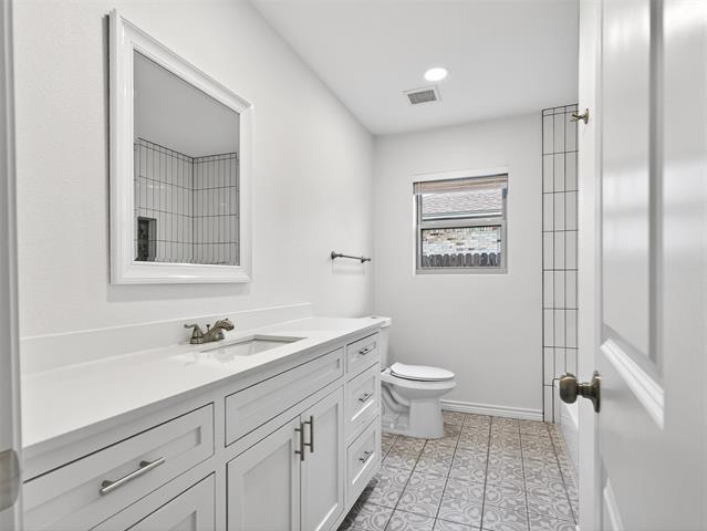 Building Photo - 1808 Oates Dr