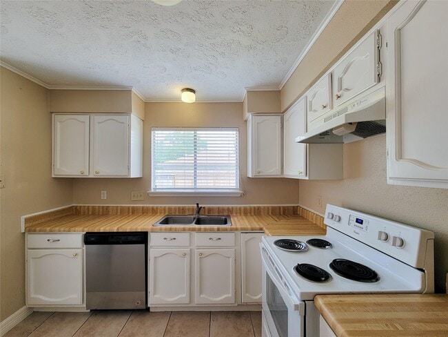 Building Photo - 3415 Wingdale Ct