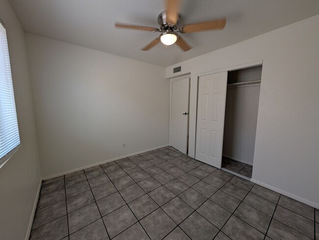 Building Photo - 3 Bedroom 2 Bathroom Sunrise Terrace Home