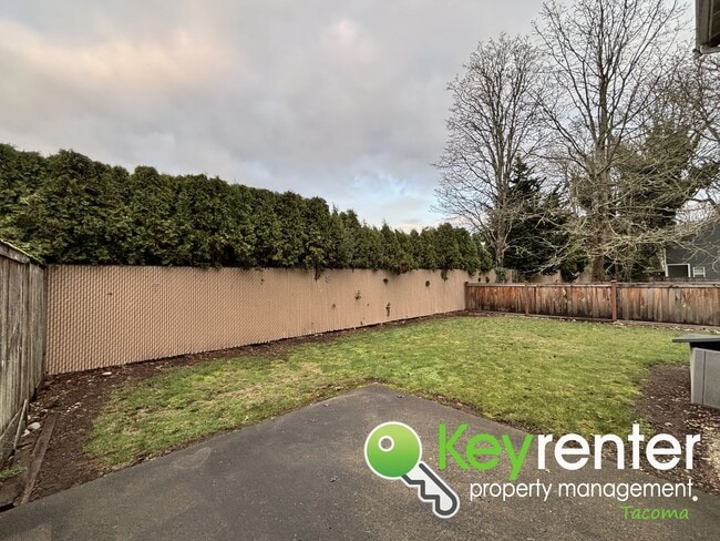 Building Photo - Spacious 3-Bedroom Home in Quiet Lakewood Cul-de-Sac