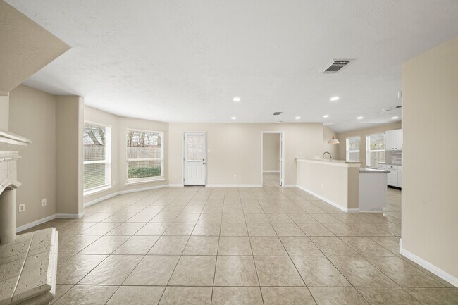 Building Photo - 3002 Palace Oaks Dr