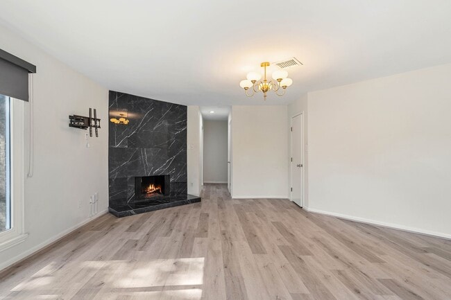 Building Photo - 1928 Augusta Dr