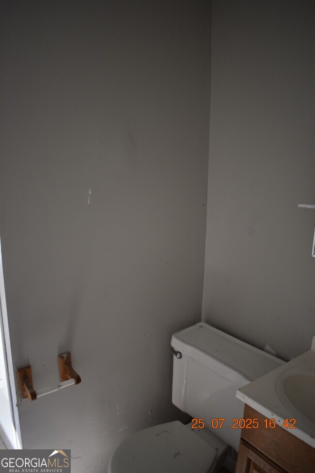 Building Photo - 1083 Nassau Pl