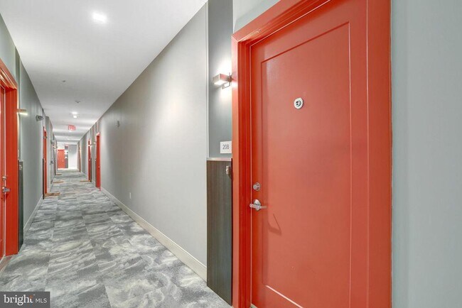 Building Photo - 989 S Buchanan St