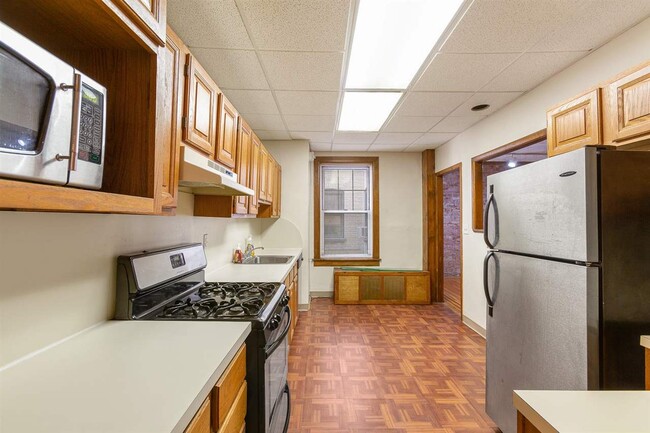 Building Photo - 1000 Hudson St