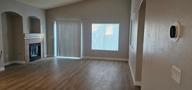 Building Photo - Beautiful and Spacious 3 bedroom home for rent