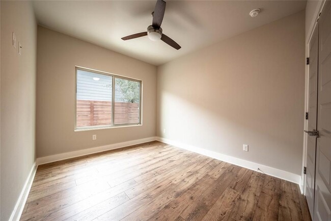 Building Photo - 21802 Surrey Ln
