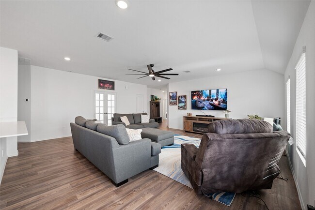 Building Photo - 237 Augustine Wy