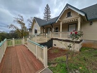 Building Photo - Cute 2 Bedroom House with Lovely Pond and ...