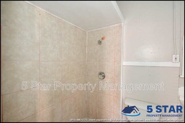 Building Photo - 3519 Douglas Ave