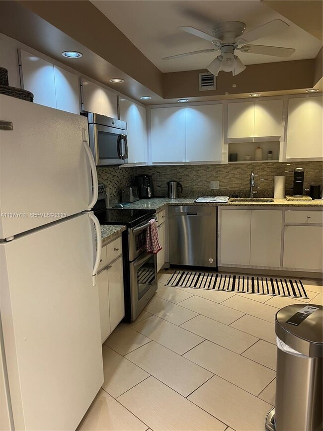 Building Photo - 2940 N Course Dr