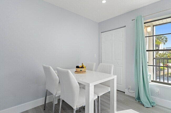 Building Photo - 1605 S US Hwy 1