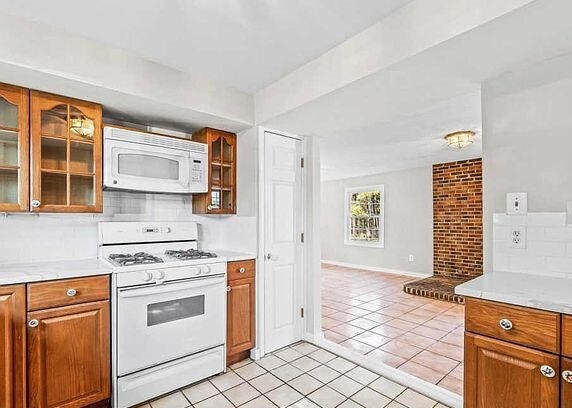 Building Photo - 303 E Staunton Ave