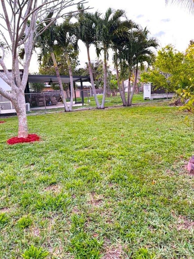 Building Photo - 6339 SW 32nd St