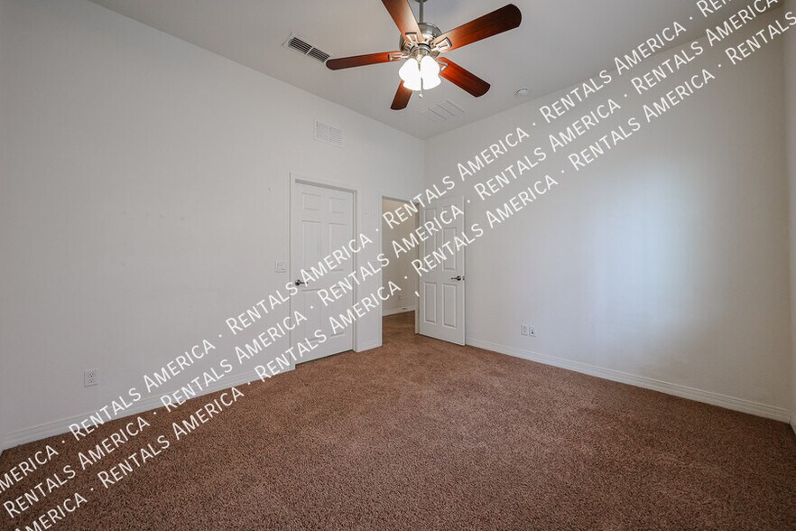 Building Photo - 1133 E Buckingham Ave