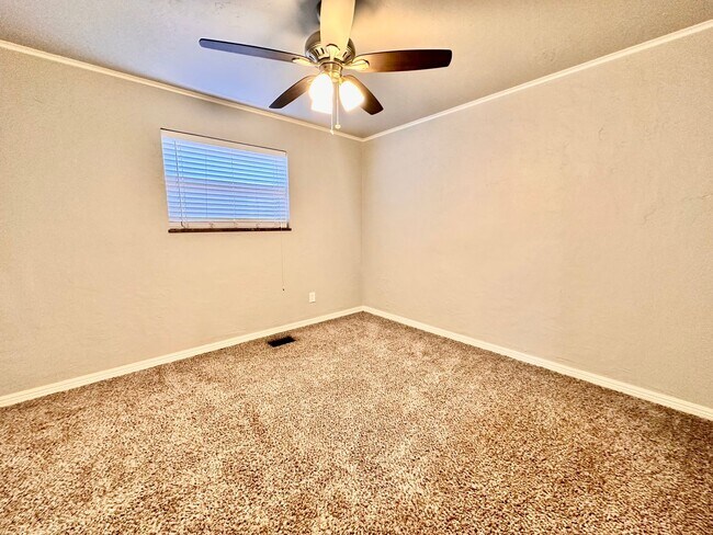 Building Photo - 3 Bed Home OKC - Move in Deposit-Free! (If Qualified)