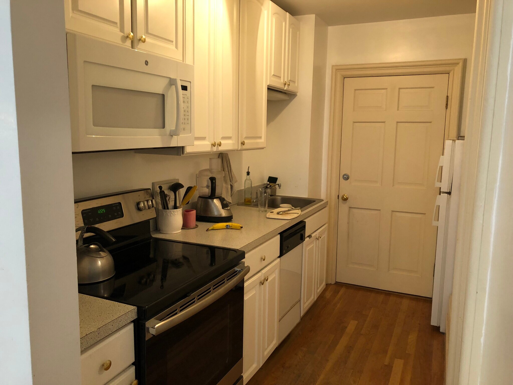 Building Photo - 137 Beacon St