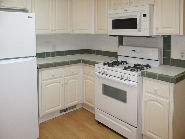 Building Photo - 255 Rockford Cir