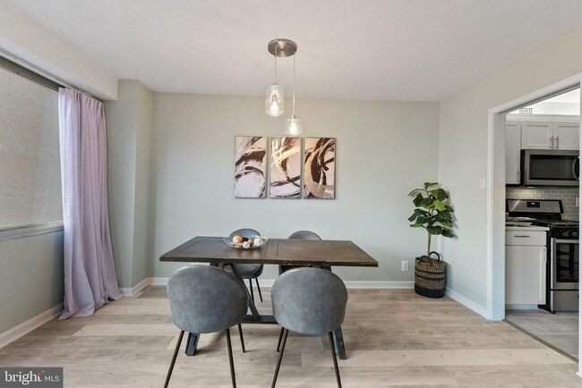 Building Photo - 4515 Willard Ave