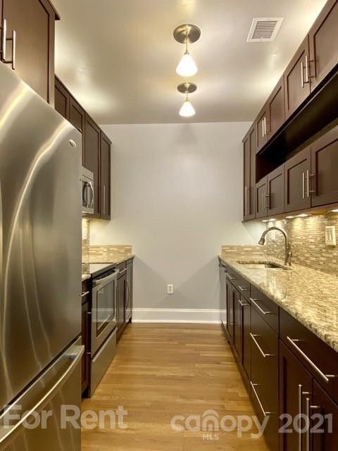 Renovated kitchen - 310 Arlington Ave