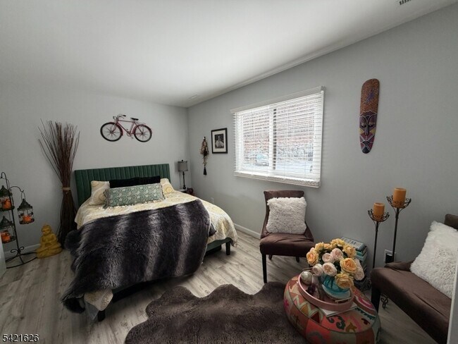 Building Photo - 6 Steamboat Dr