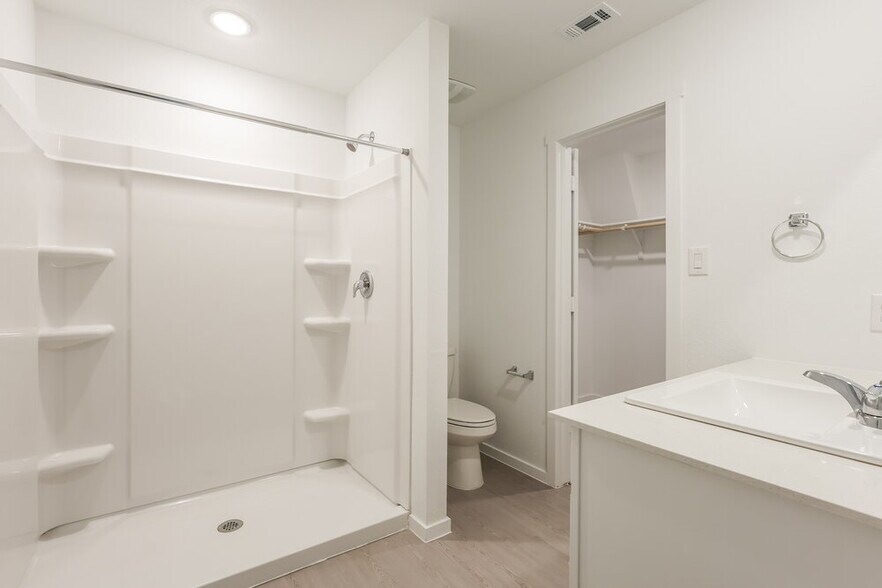 Building Photo - 528 Roquefort St