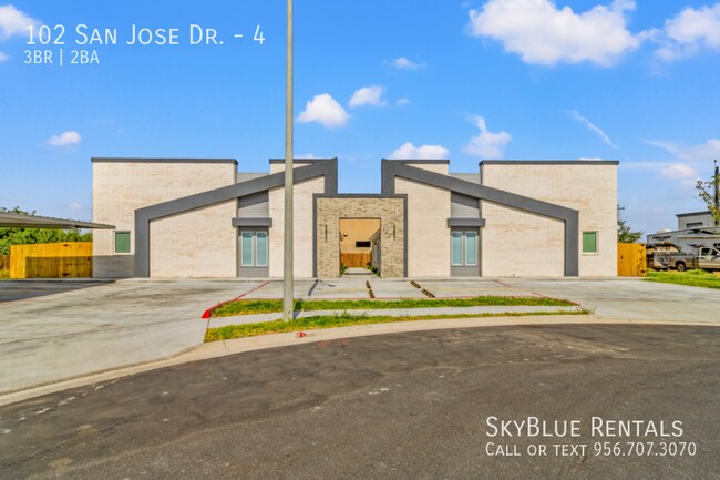 Building Photo - 102 San Jose Dr