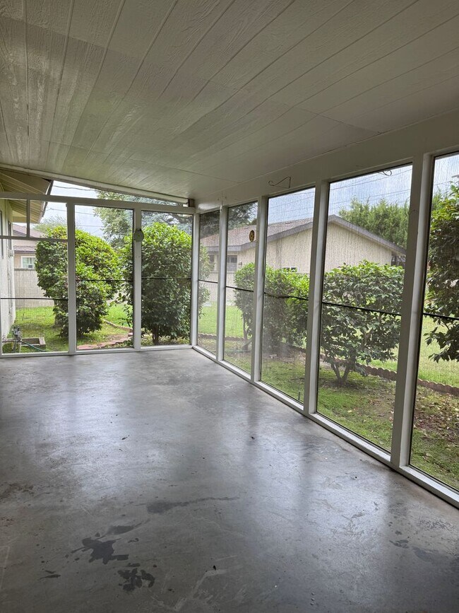 Building Photo - Beautiful Glendora Home in Desireable Area