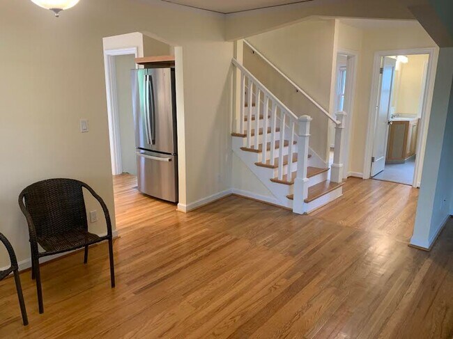 Building Photo - Impecable Remodel of Historic Eastmoreland Gem