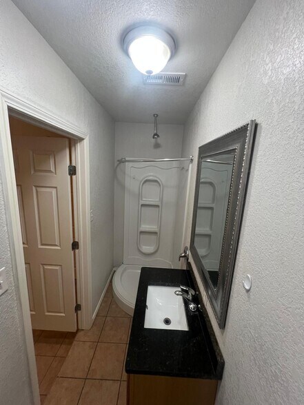 Building Photo - 14740 Anita Way