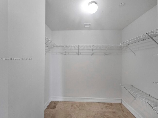 Building Photo - 2475 Brickell Ave