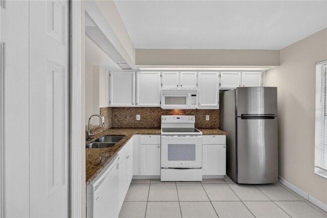 Building Photo - 13829 Timberland Dr
