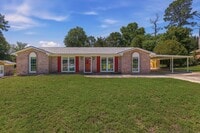 Building Photo - Renovated North Columbus Home with Fenced Yard!