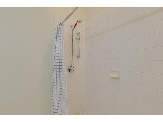 Building Photo - 2400 Louis Henna Blvd