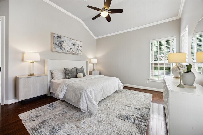 Building Photo - 5826 Santa Fe Springs Dr