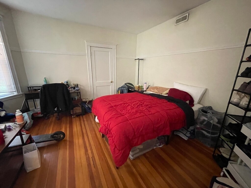 Building Photo - 90 Browne St