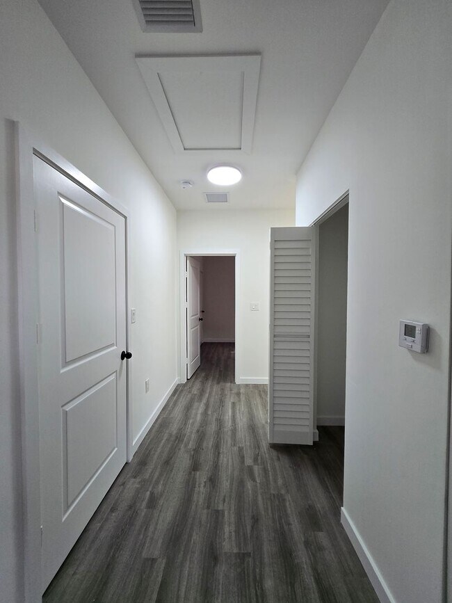 Building Photo - Eagle Trace Townhomes | 3BR/3.5BA | 2.3 Miles to UF– New Construction