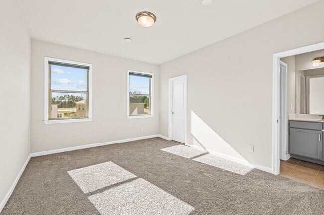 Building Photo - 405 Founders Walk