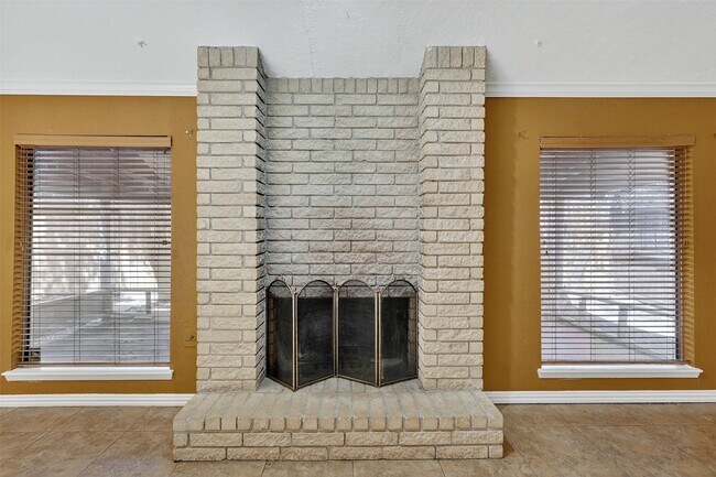 Building Photo - 6030 Gallant Forest Dr