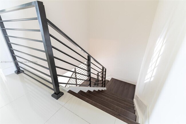 Building Photo - 481 SW 91st Ct