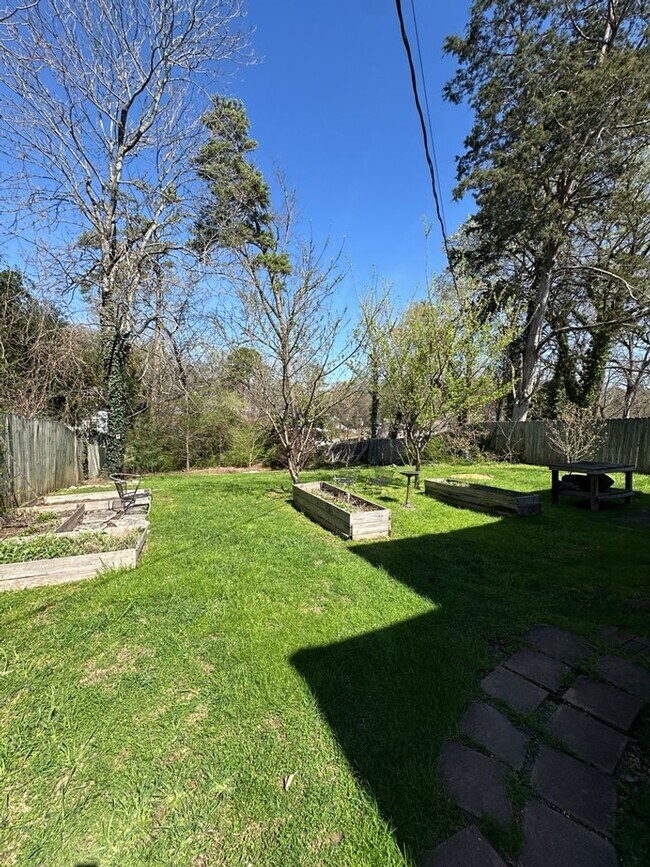 Building Photo - Charming 3BR Brainerd Home with Screened Porch