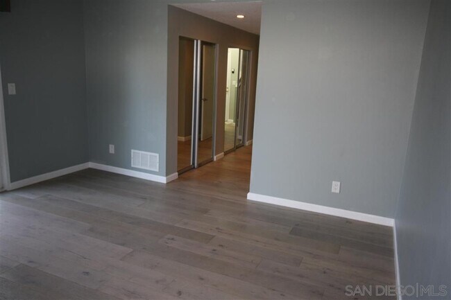 Building Photo - 373 Longden Ln