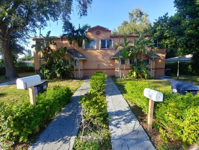 Primary Photo - 2261 NE 171 St