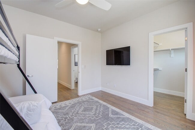 Building Photo - 4914 Noble St