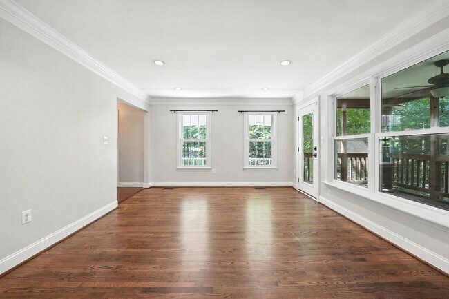 Building Photo - 11109 Ravine Dr