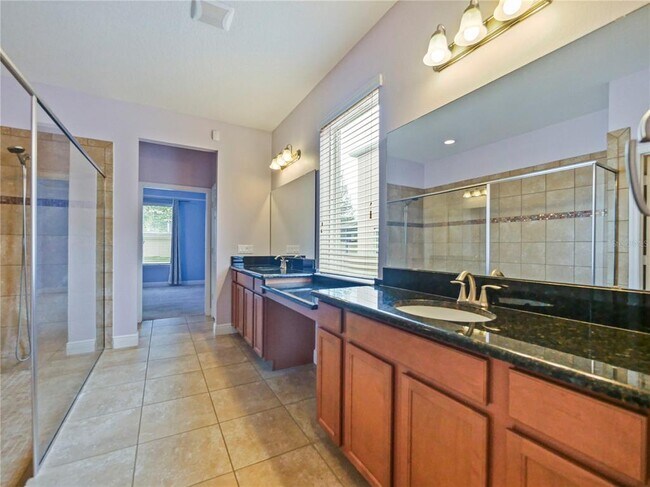 Building Photo - 4940 Palmetto Park Dr