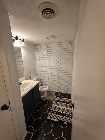 Half Bath - 2905 Maple Grove Dr