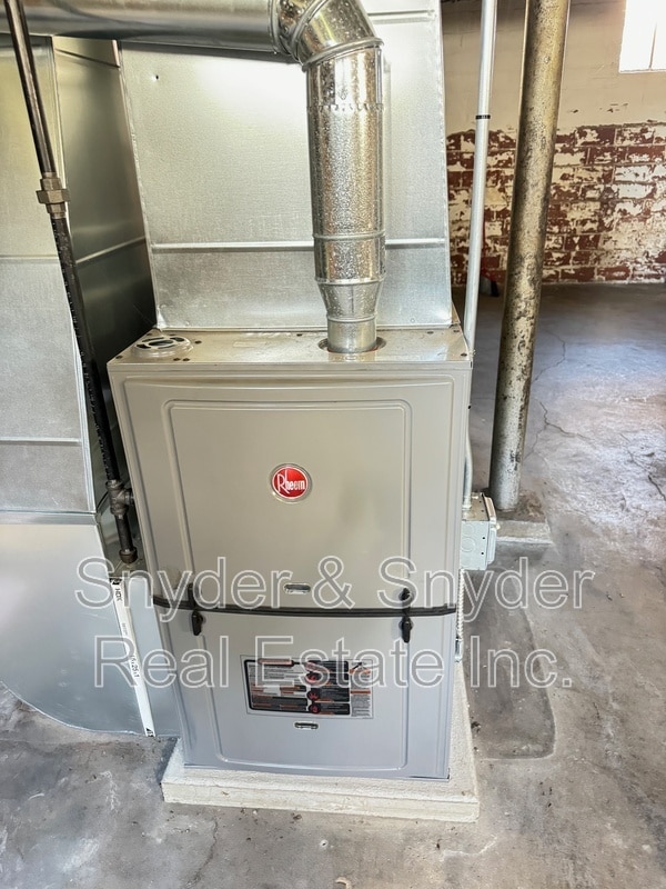 Building Photo - 245-247 Oakdale Ave.