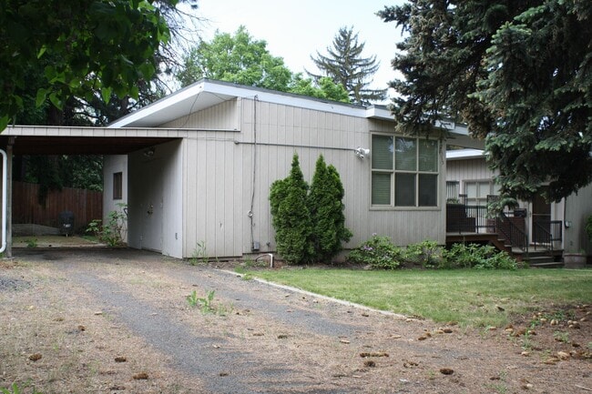 Building Photo - 1313-1315-1315 NE Harvey Rd